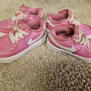 Nike Kids Pink and White Low-Top Sneakers